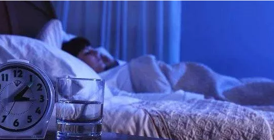 睡前一杯水，長期堅(jiān)持將給你帶來意想不到的變化
