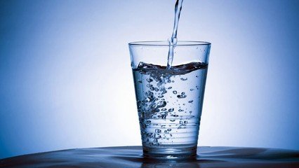專家指出：水對(duì)健康的重要性，不可忽視。